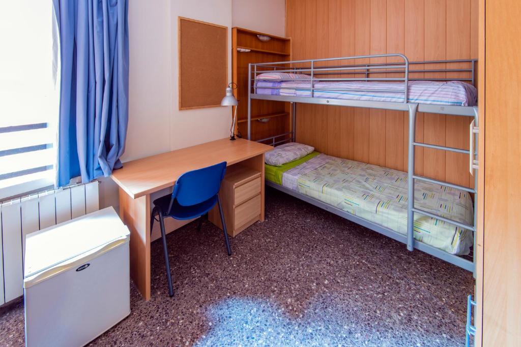 Хостел Residencia Sants Барселона Экстерьер фото