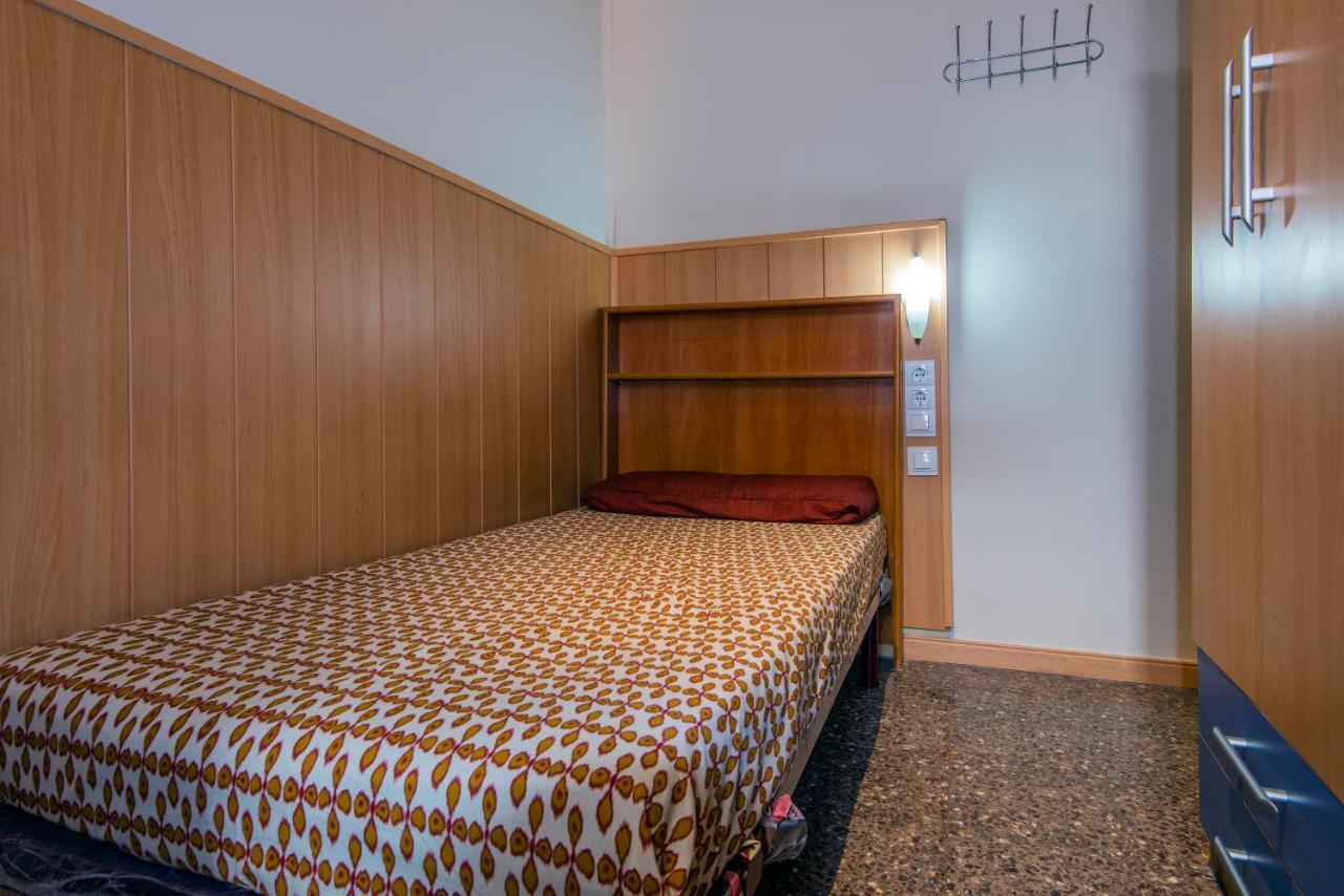 Хостел Residencia Sants Барселона Номер фото